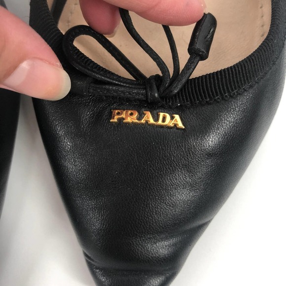 Prada Bow Logo Pointed Toe Flat in Black Leather Shoes Size 7 - Picture 2 of 7